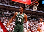 开云体育app-76人绝杀雄鹿，莫里斯高光表现的简单介绍