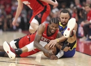 开云体育官网-关于猛龙鏖战火箭，莫里斯关键制胜的信息