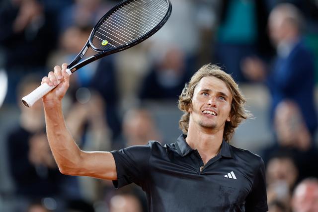 世界网球队逆转法国网球队，兹维列夫制霸全场的简单介绍