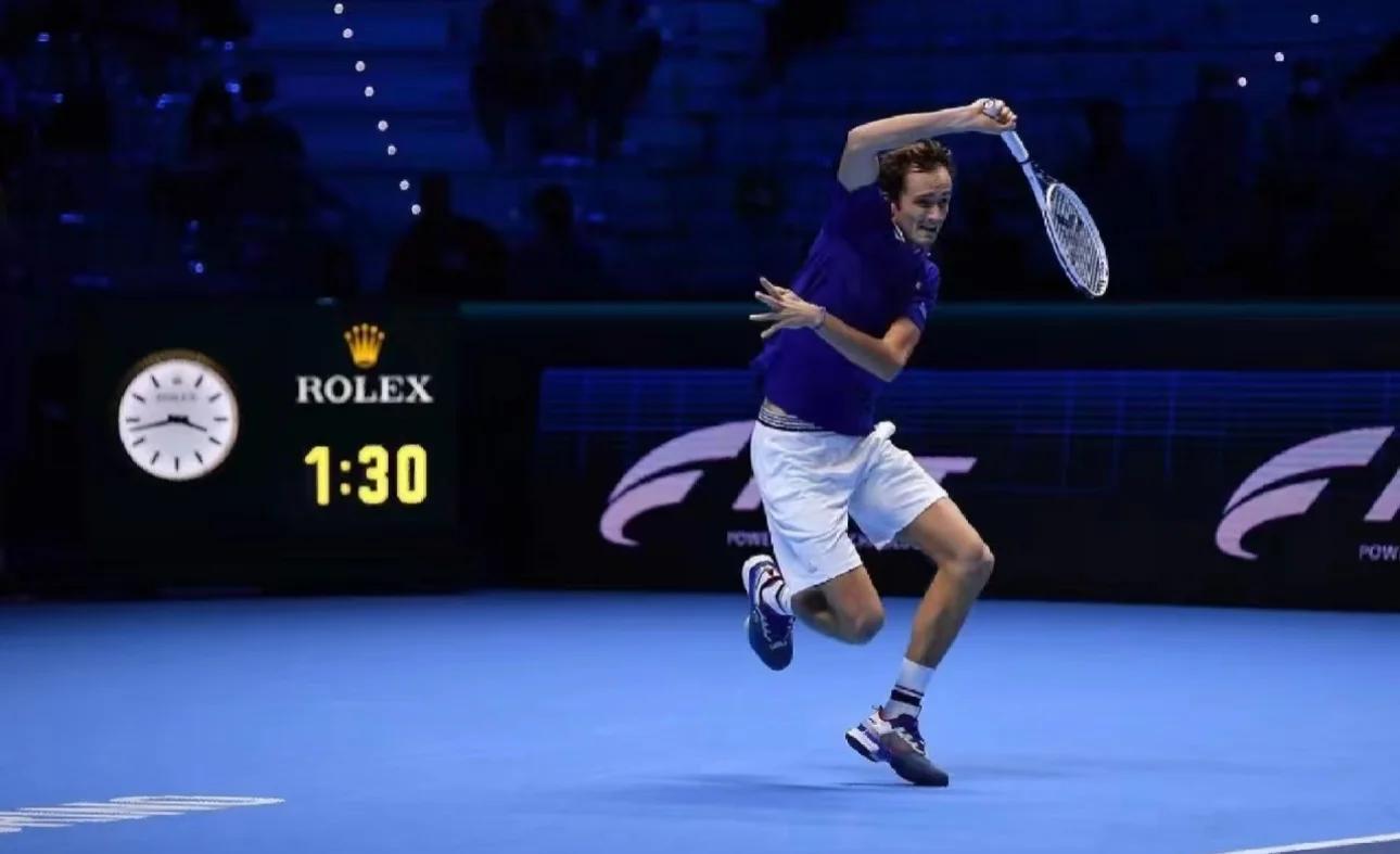 西班牙网球队碾压澳大利亚网球队,梅德韦杰夫统治全场的简单介绍 西班牙网球队碾压澳大利亚网球队,梅德韦杰夫统治全场的简单介绍