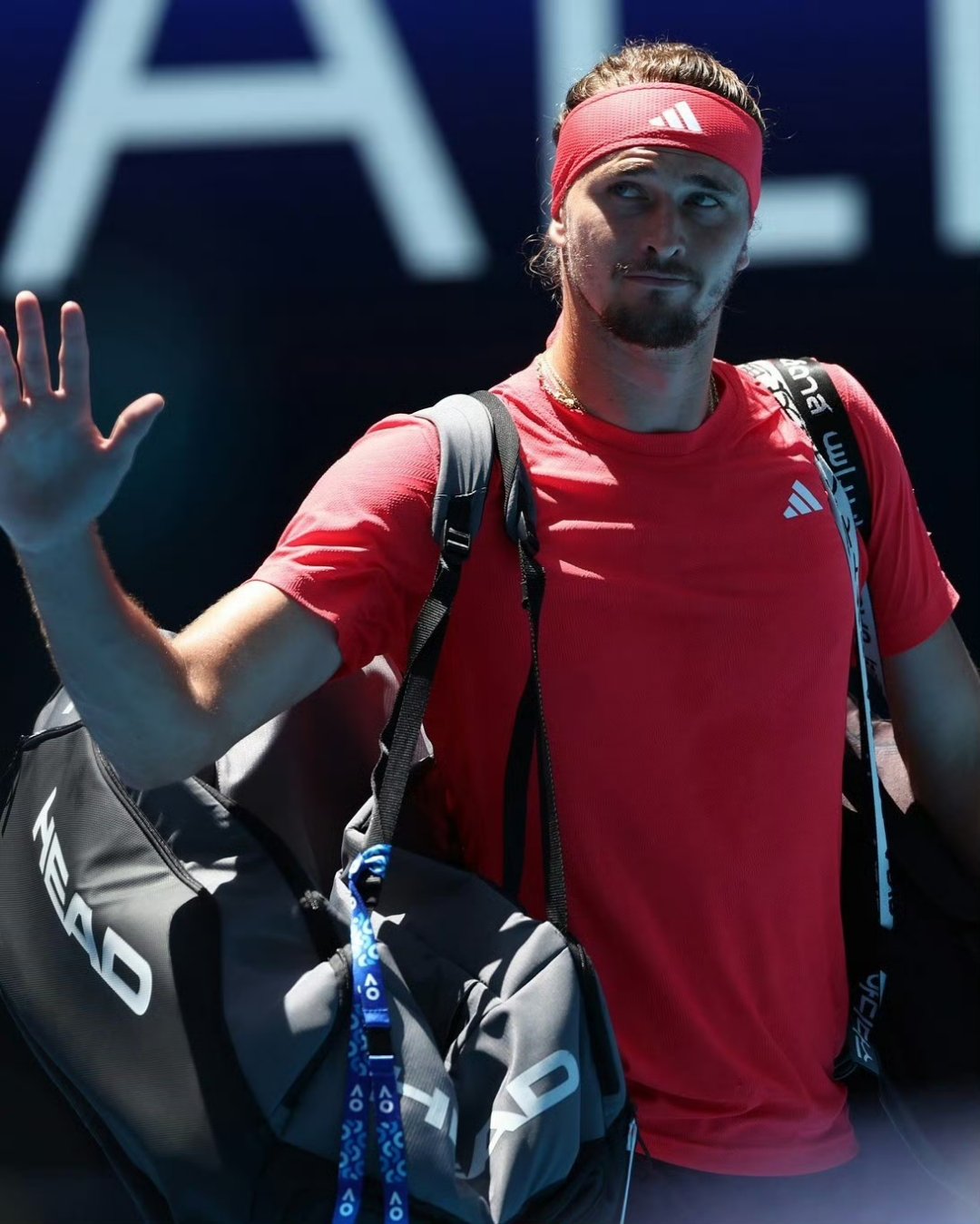 关于美国网球队险胜法国网球队，兹维列夫绝境逆转的信息