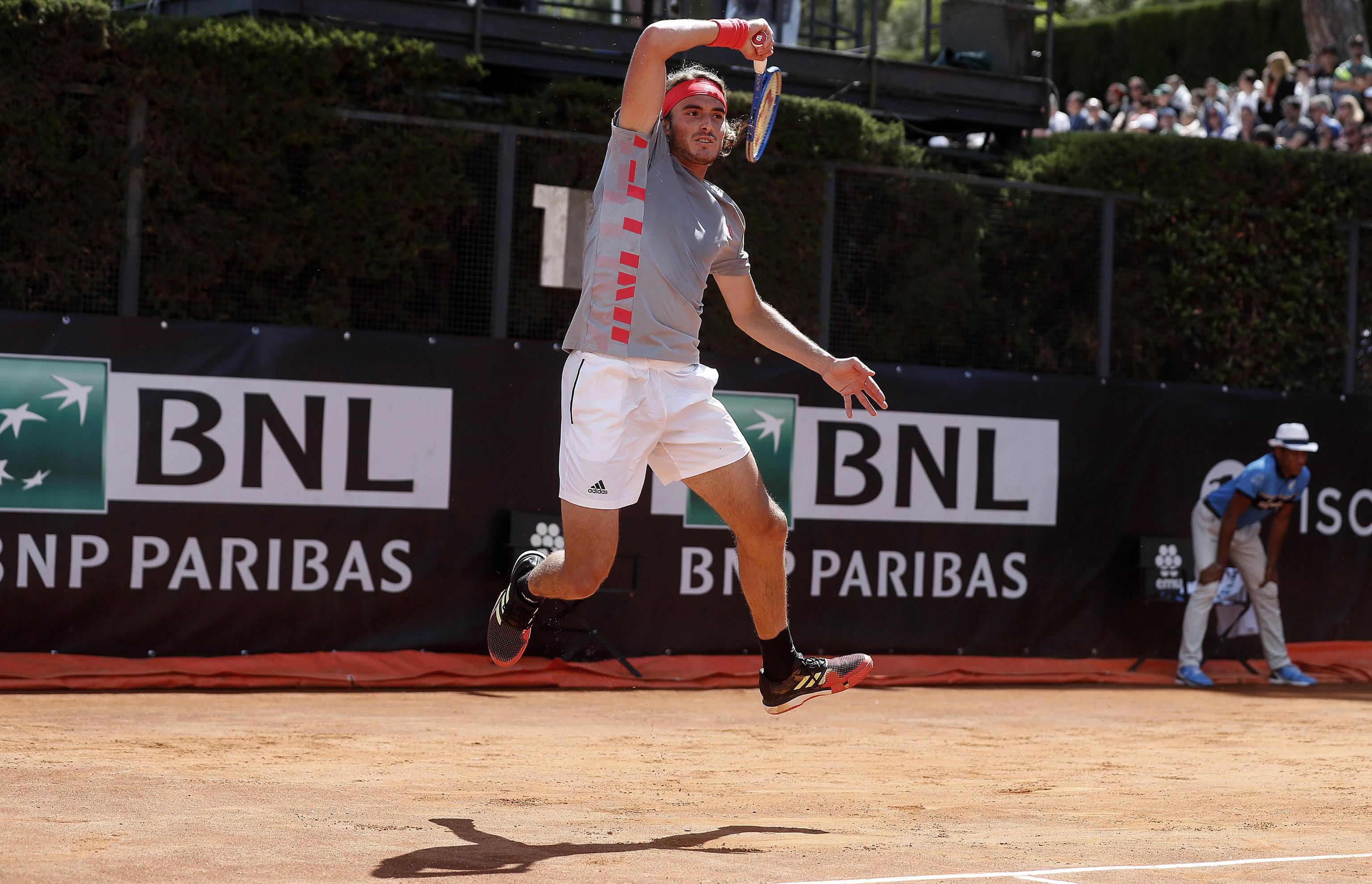 欧洲网球队横扫世界网球队，西西帕斯统治全场的简单介绍