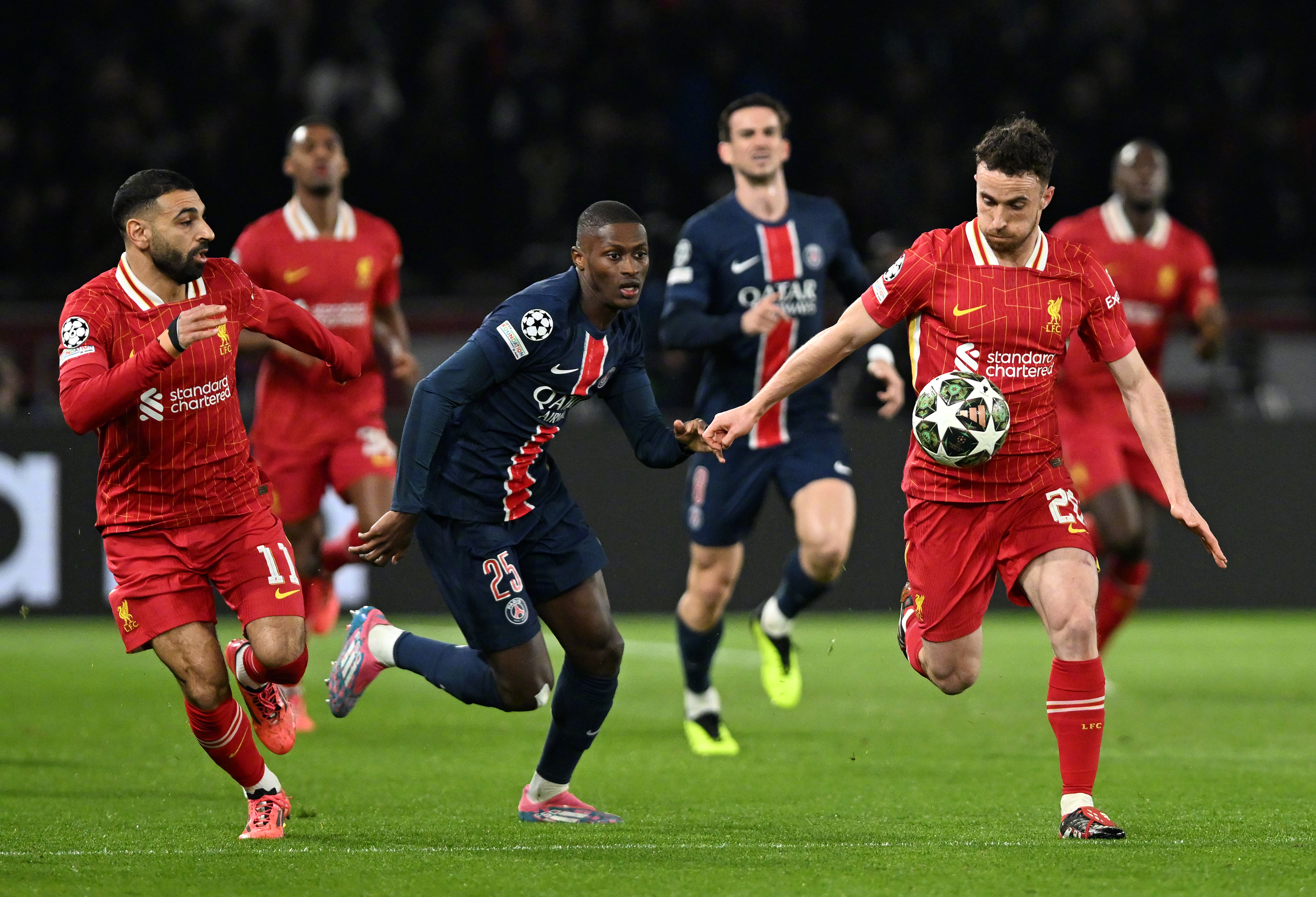 巴黎圣日耳曼迎战国际米兰的围攻的简单介绍 巴黎圣日耳曼迎战国际米兰的围攻的简单介绍