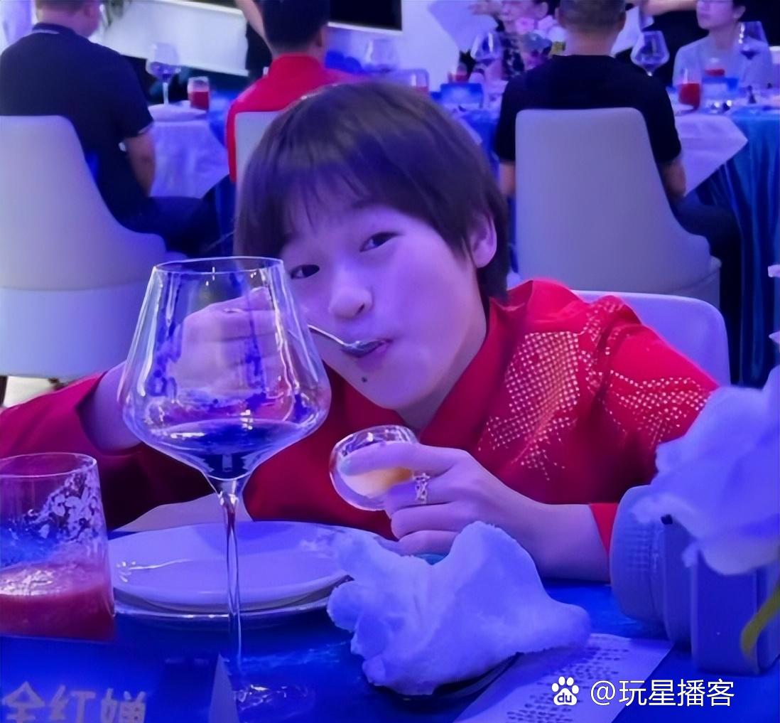 澳门队主帅授课指导,队员备战态度认真 澳门队主帅授课指导,队员备战态度认真