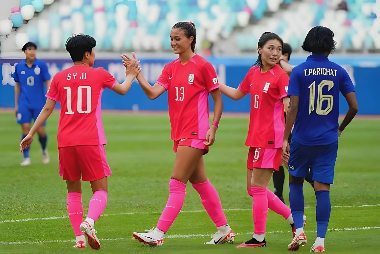 无与女足相比，女团队表现卓越的简单介绍