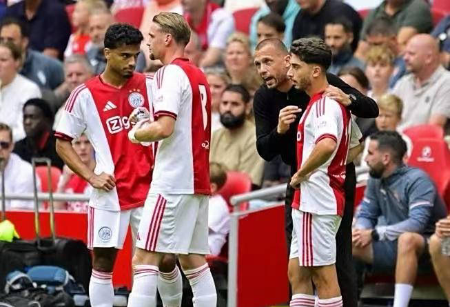 阿贾克斯实力暴涨，引发欧冠豪强注意的简单介绍