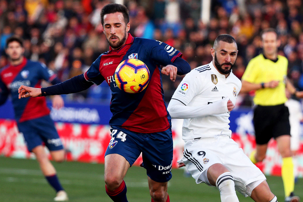 包含切沃绝杀取胜，球队成功逃离降级区的词条