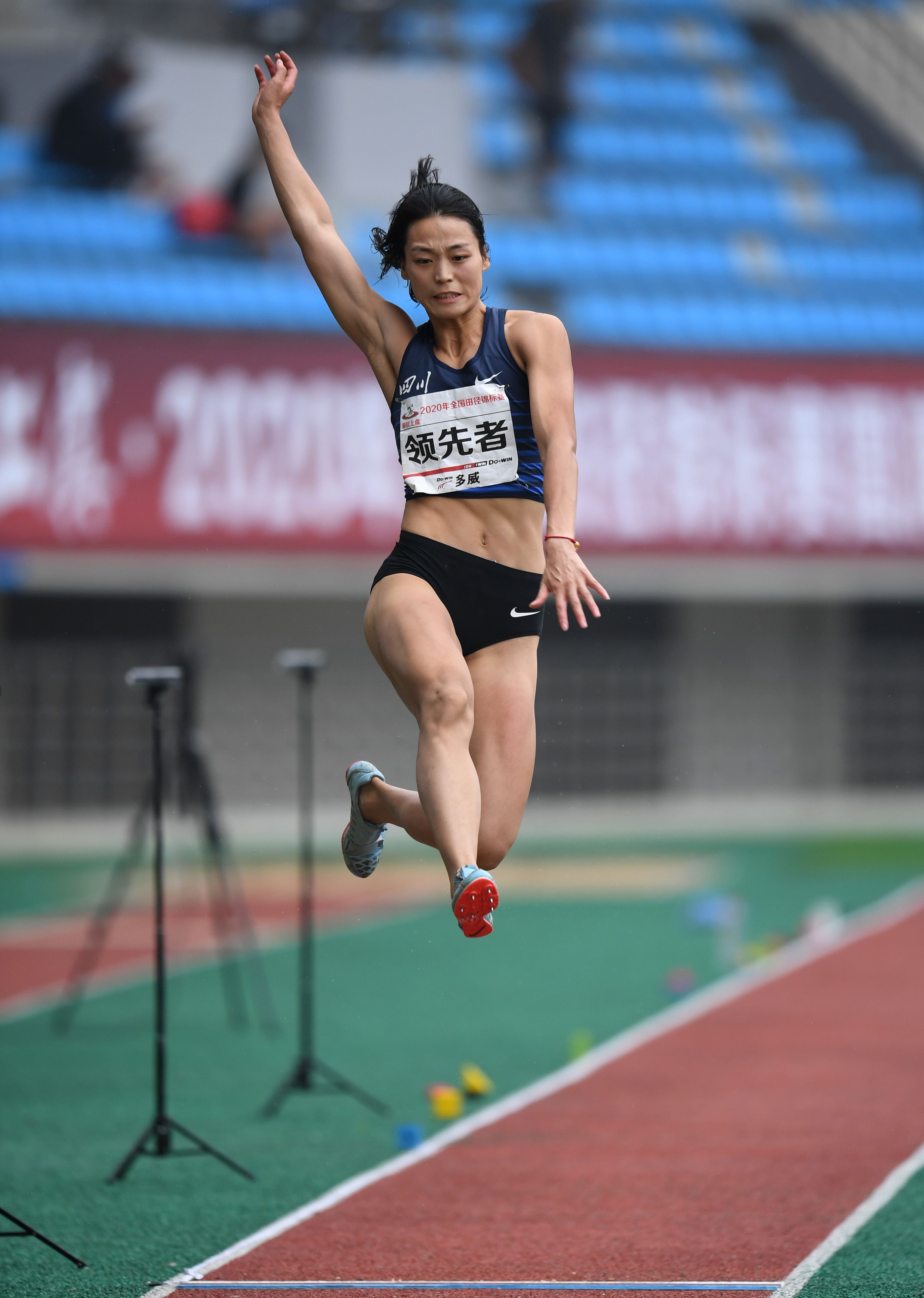 中国队获得女子跳远比赛冠军的简单介绍 中国队获得女子跳远比赛冠军的简单介绍