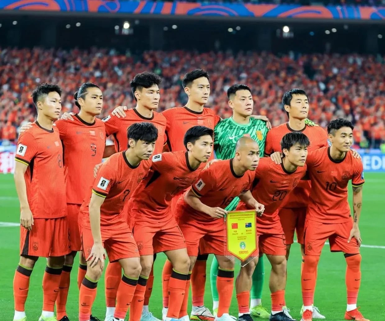 关于较量激烈！国内足球豪门对抗新鲜报道的信息