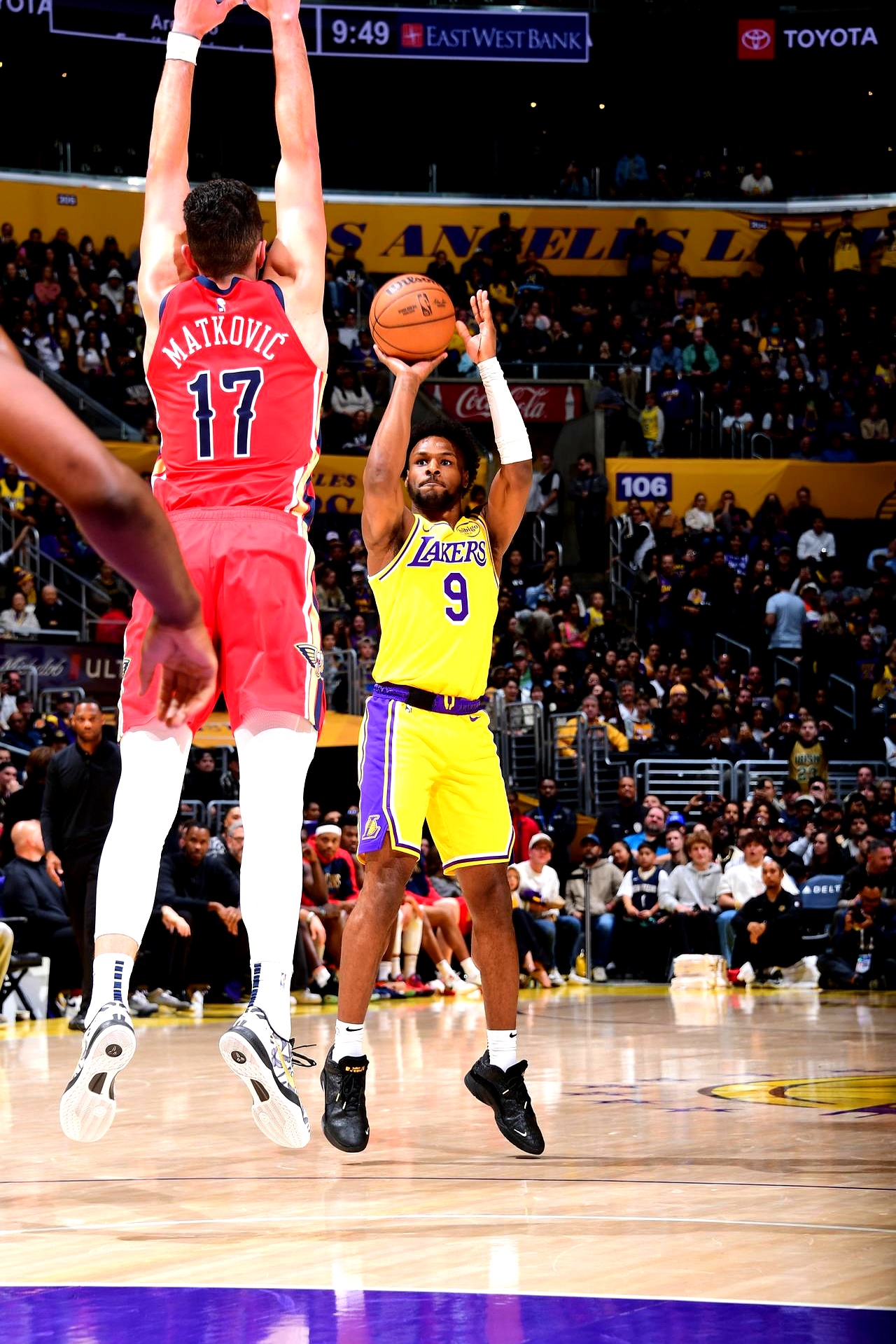 关于鹈鹕轻取魔术,詹姆斯带队取胜的信息 关于鹈鹕轻取魔术,詹姆斯带队取胜的信息