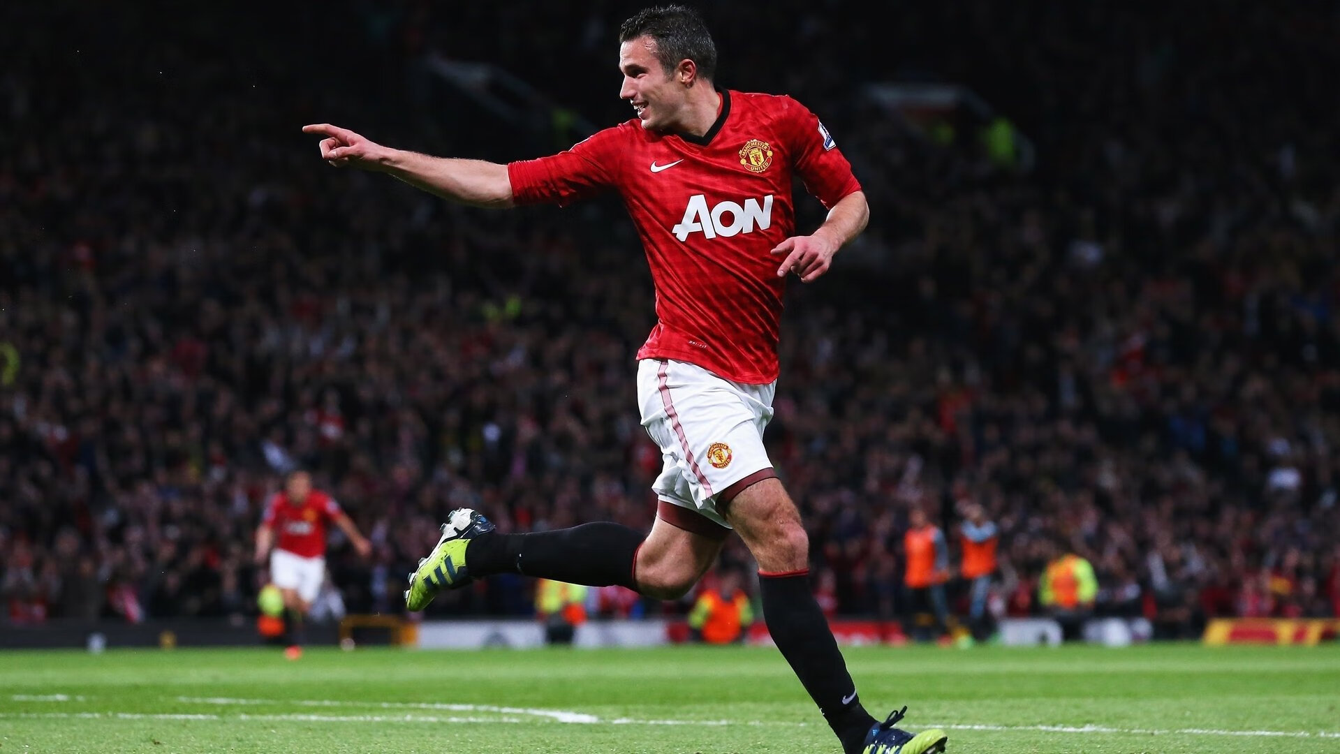 英格拉姆爆发难敌勇士海啸，库里领衔一波流带走太阳